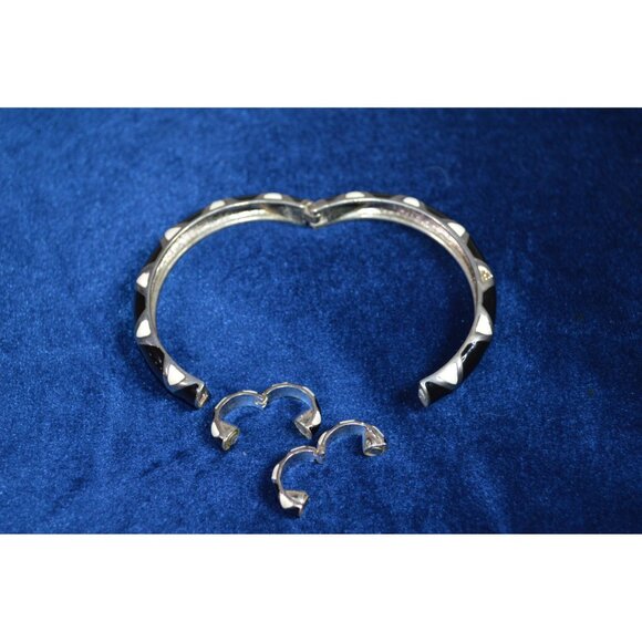 Enamel Clamper Bracelet With Matching Earrings Black & White Triangles Art Deco - Picture 1 of 5